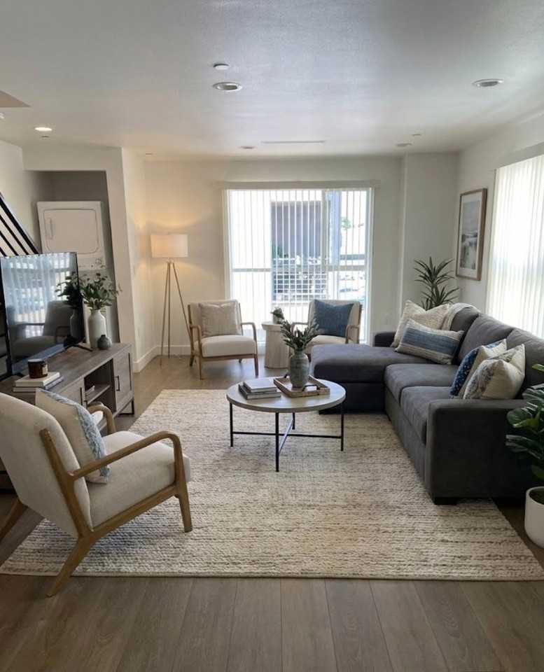 11514 Emelita Street - Photo 3 of 43