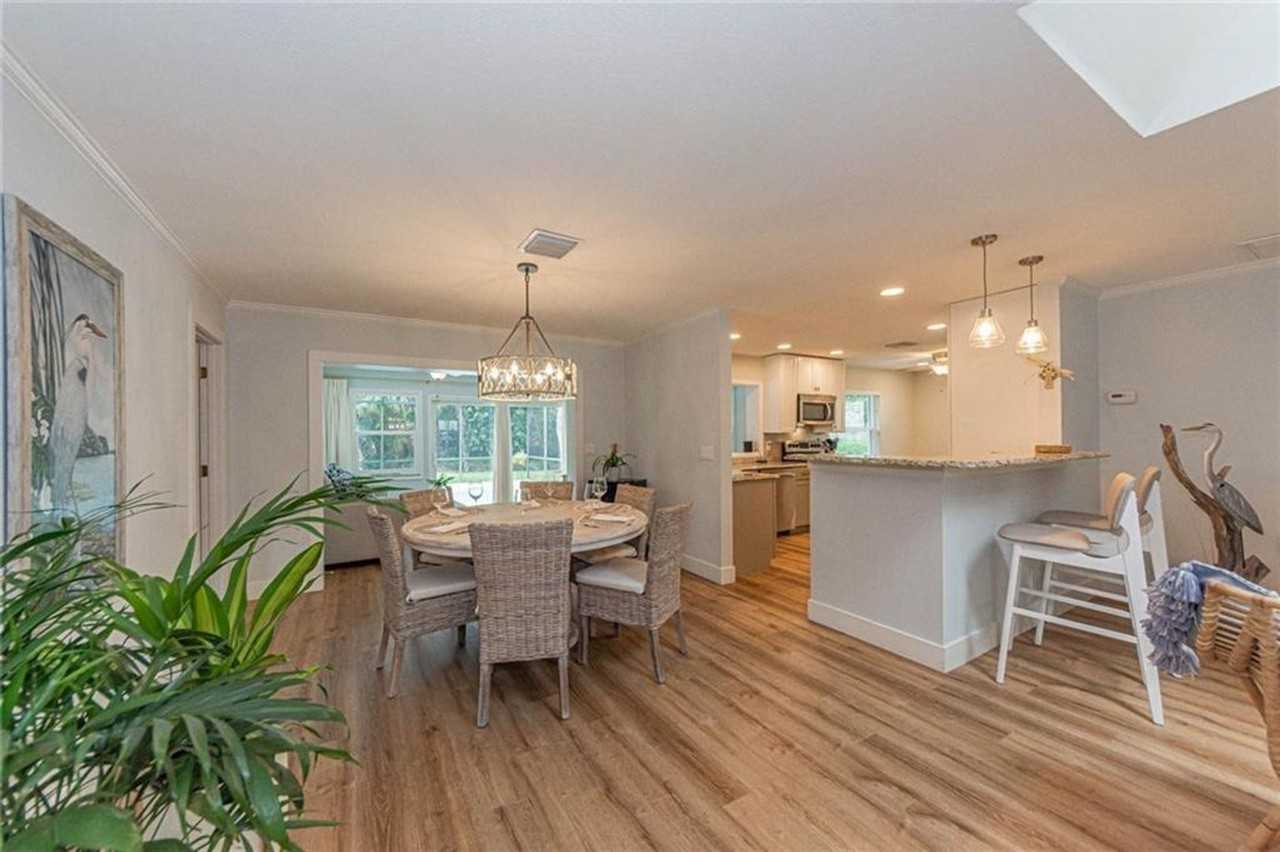 326 Date Palm Road - Photo 4 of 12