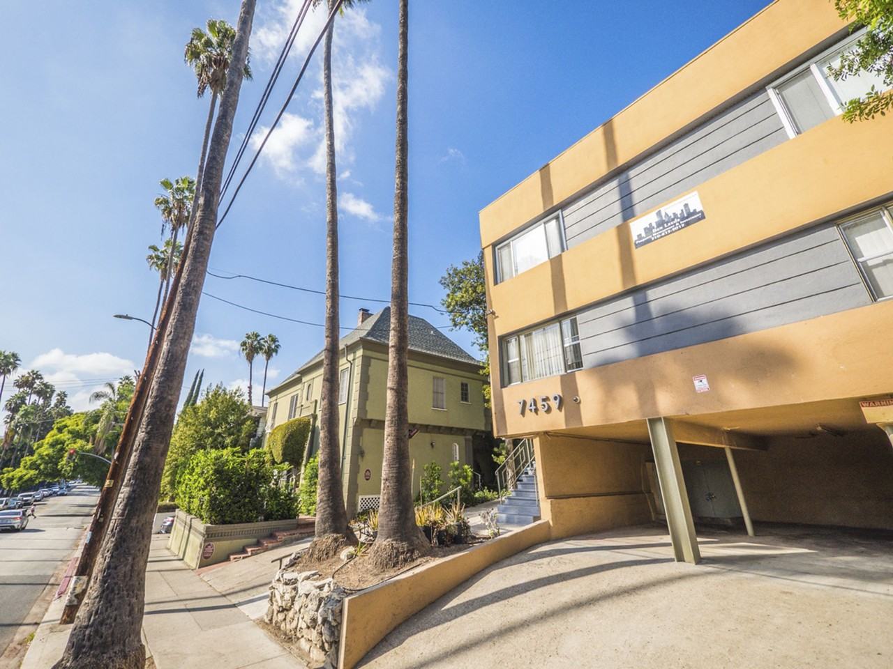 7459 Hollywood Blvd - Photo 2 of 8