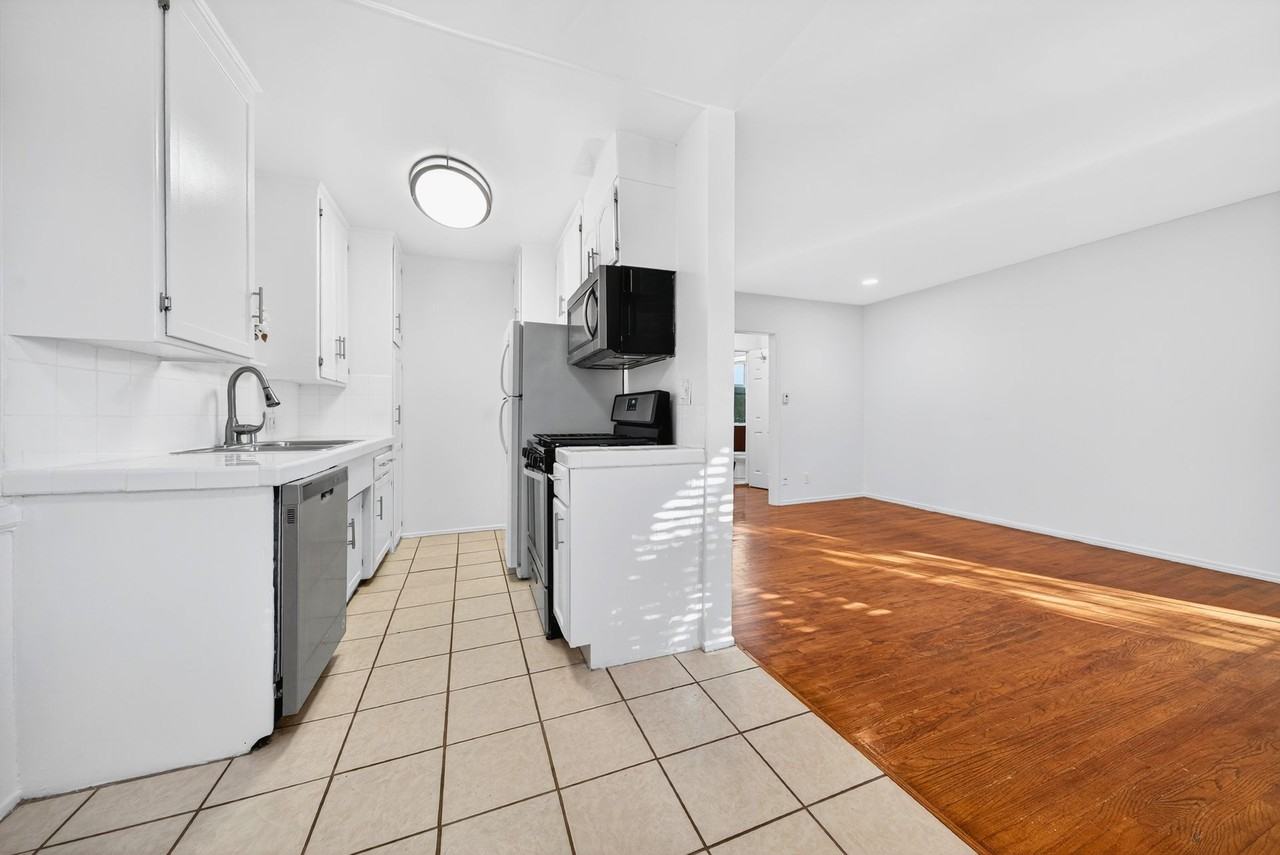 7459 Hollywood Blvd - Photo 3 of 8