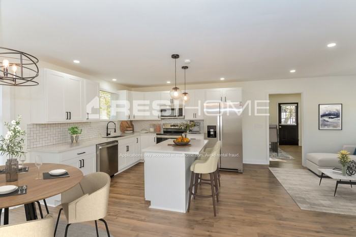 3325 Kings Ln - Photo 2 of 16