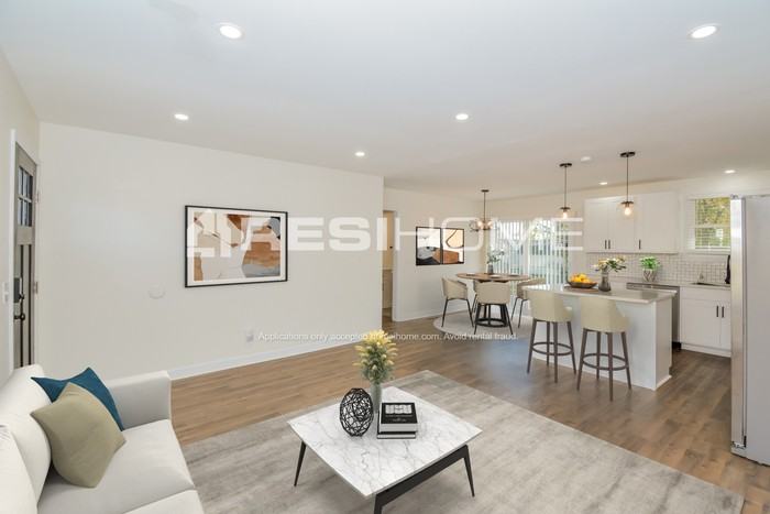 3325 Kings Ln - Photo 3 of 16