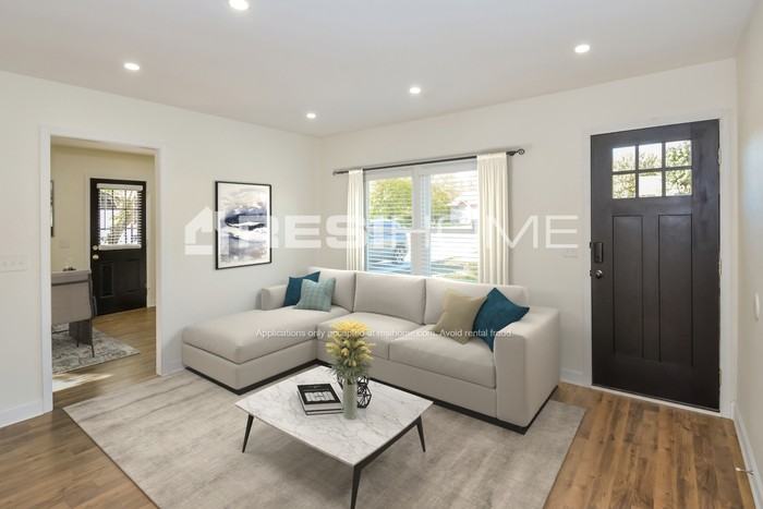 3325 Kings Ln - Photo 5 of 16