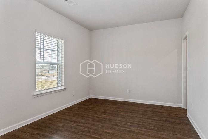 805 Athens Ln - Photo 7 of 30