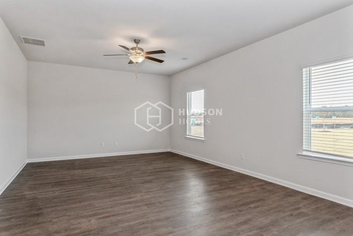 805 Athens Ln - Photo 7 of 29