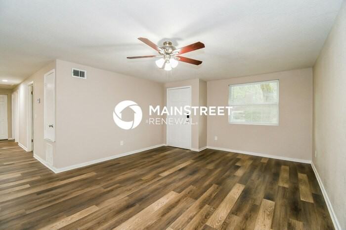 1349 Eagle Cove Rd N - Photo 2 of 16