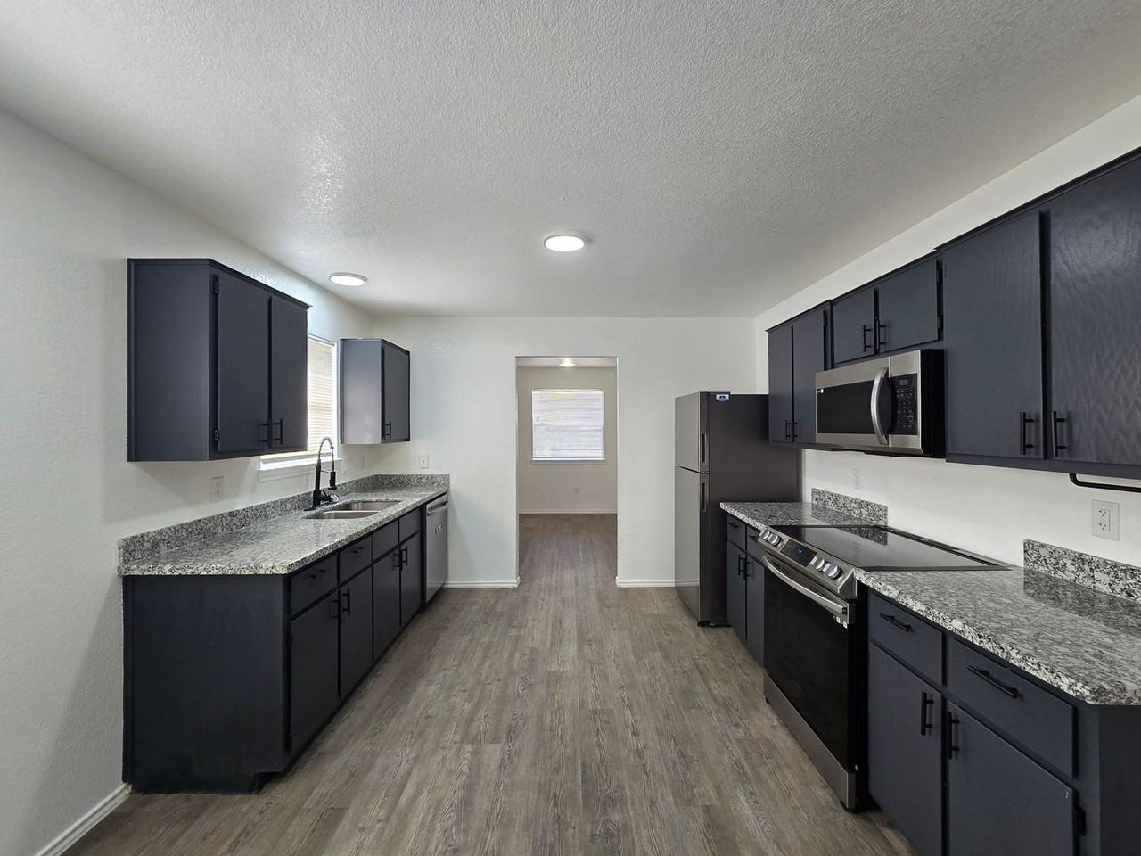 5409 Shawn Dr - Photo 7 of 31