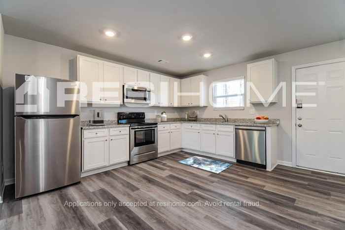 108 Wheelers Dr - Photo 2 of 19