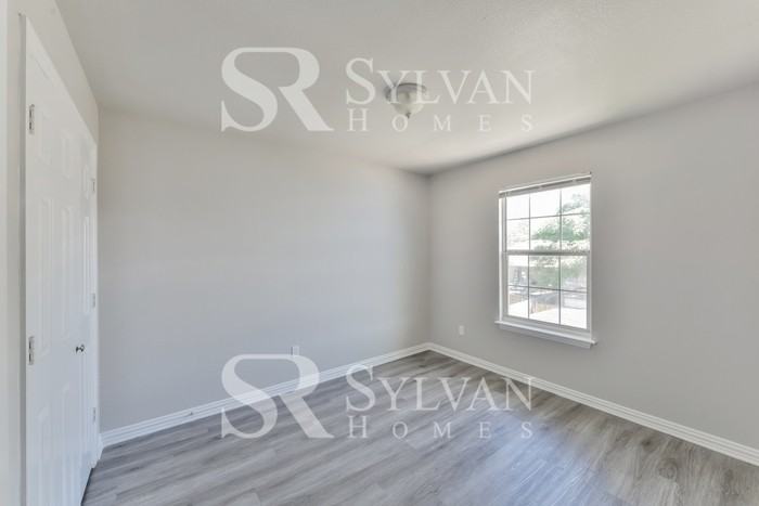 5304 Joshua Ct - Photo 3 of 15