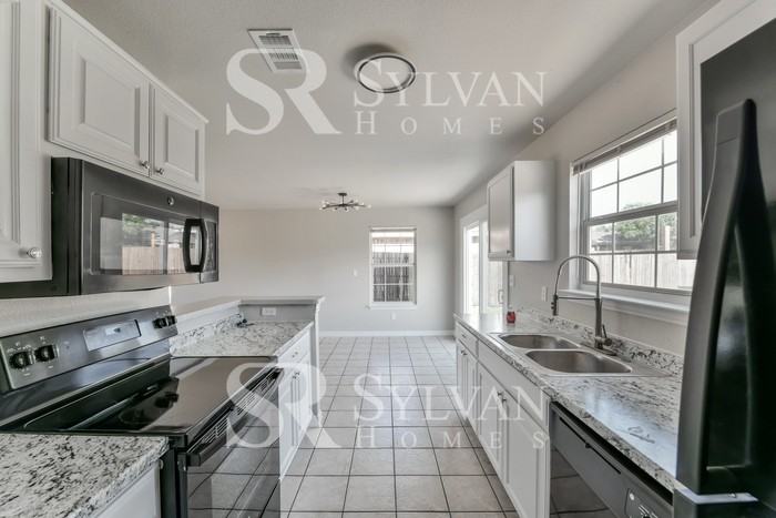 5304 Joshua Ct - Photo 7 of 15