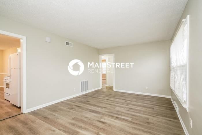 3428 North Riley Avenue - Photo 3 of 16