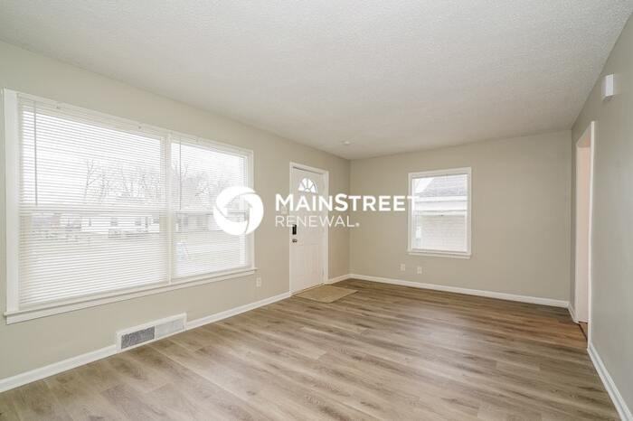 3428 North Riley Avenue - Photo 4 of 16