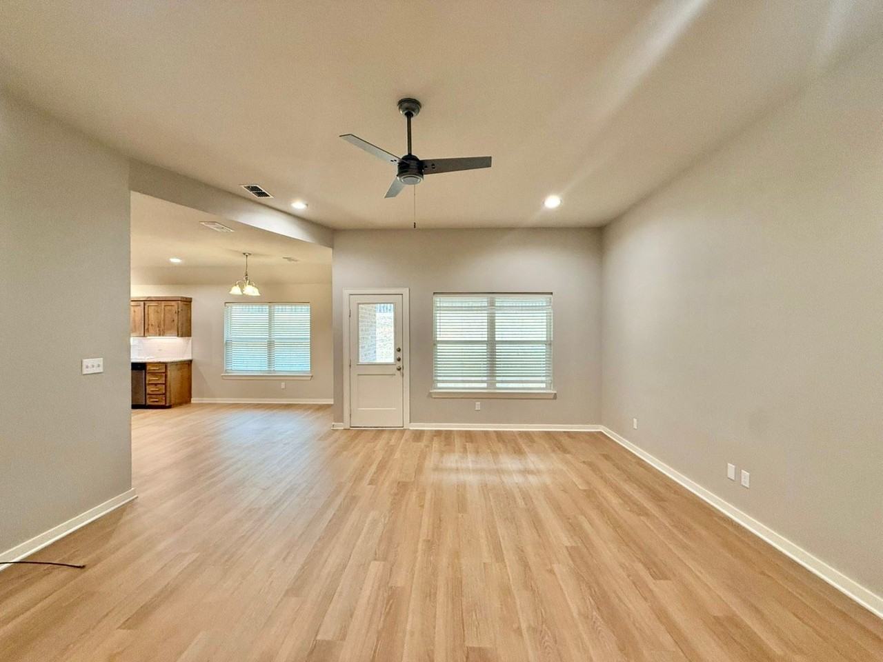 4822 Fm 346 E - Photo 3 of 23