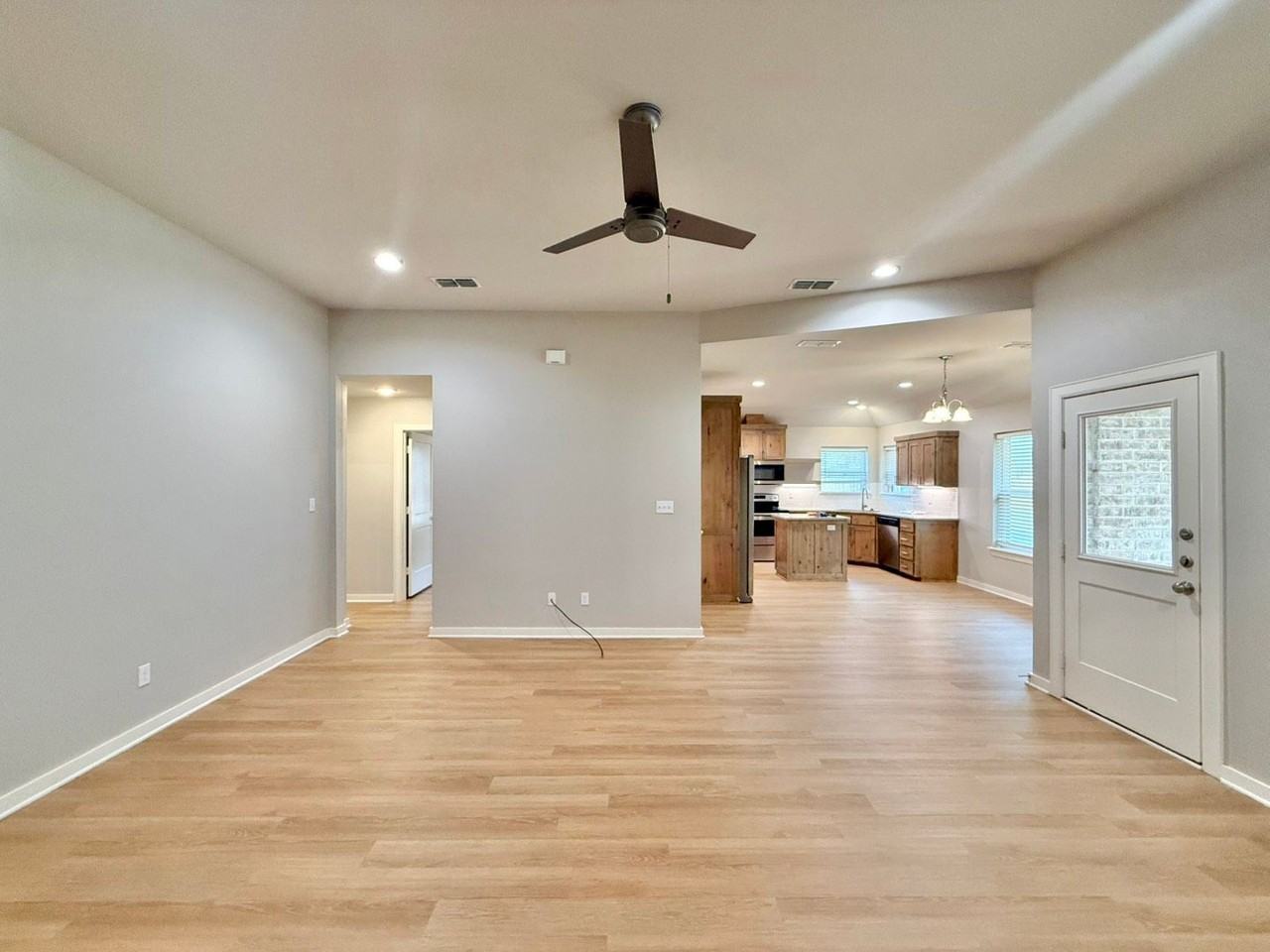 4822 Fm 346 E - Photo 4 of 23