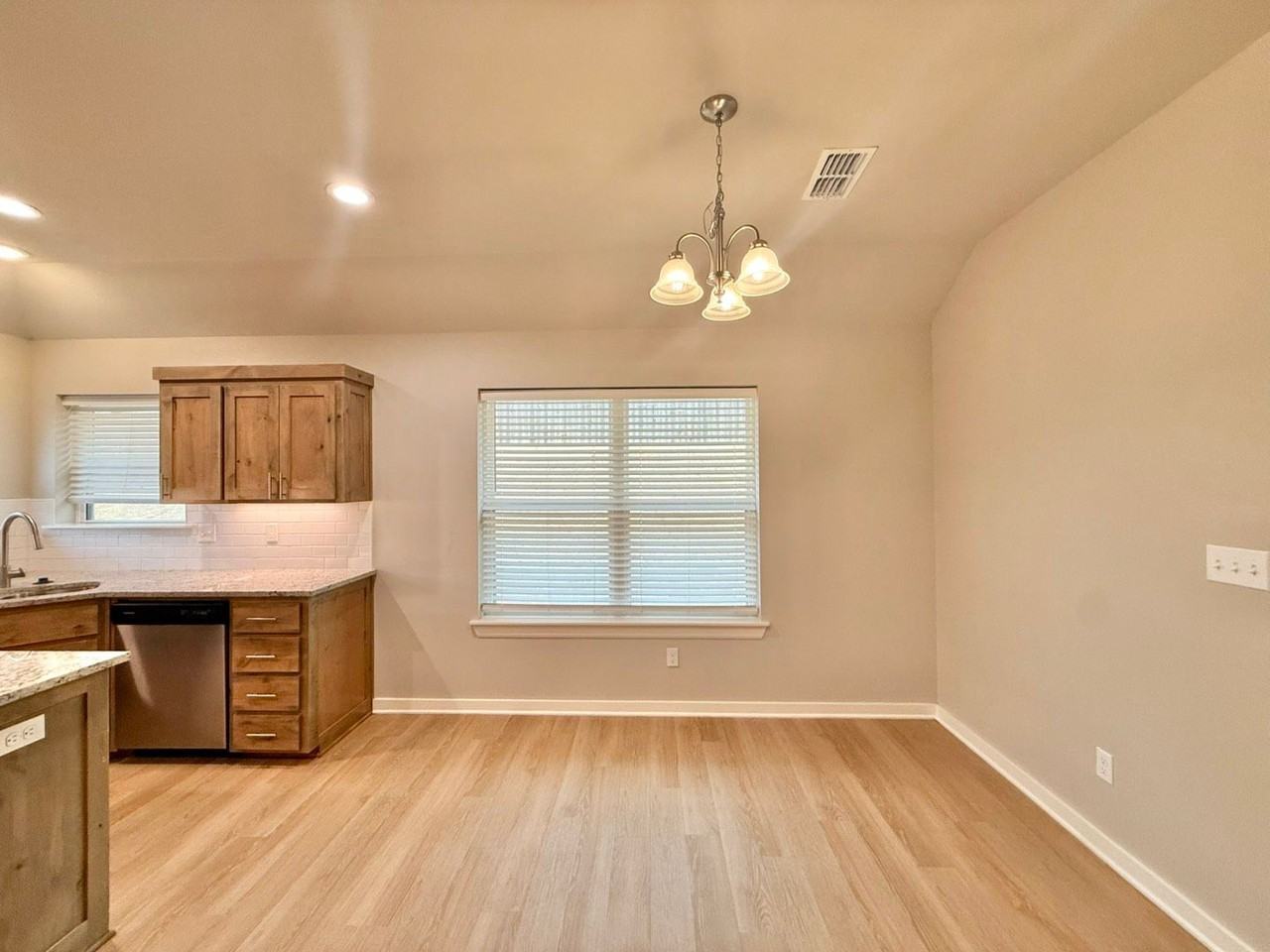 4822 Fm 346 E - Photo 6 of 23
