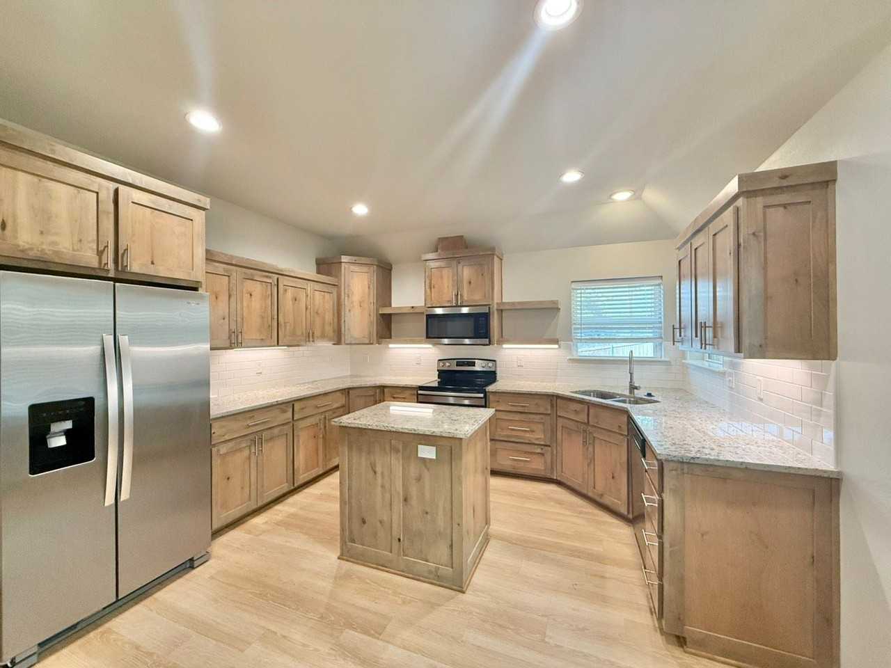 4822 Fm 346 E - Photo 7 of 23