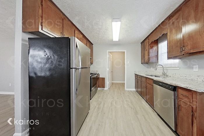 200 Deer Pkwy - Photo 4 of 16