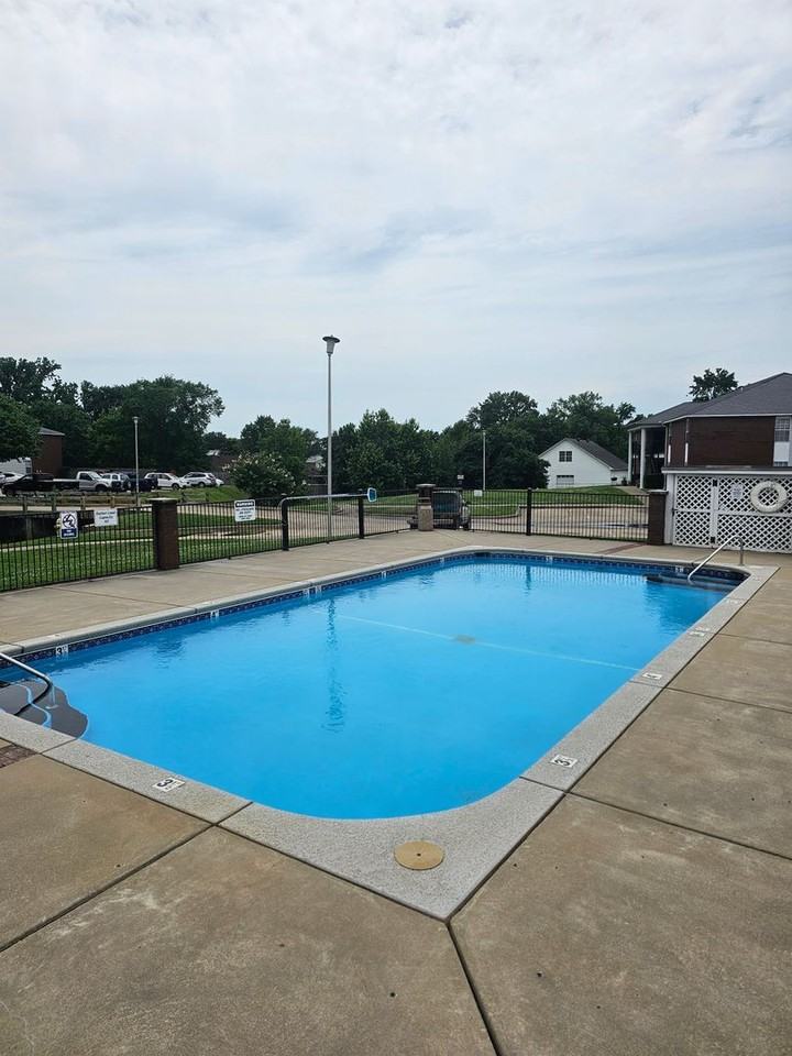 Cedar Creek Apartments and Townhomes - Photo 5 of 11