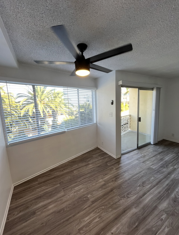 3620 S PACIFIC AVE - Photo 2 of 18