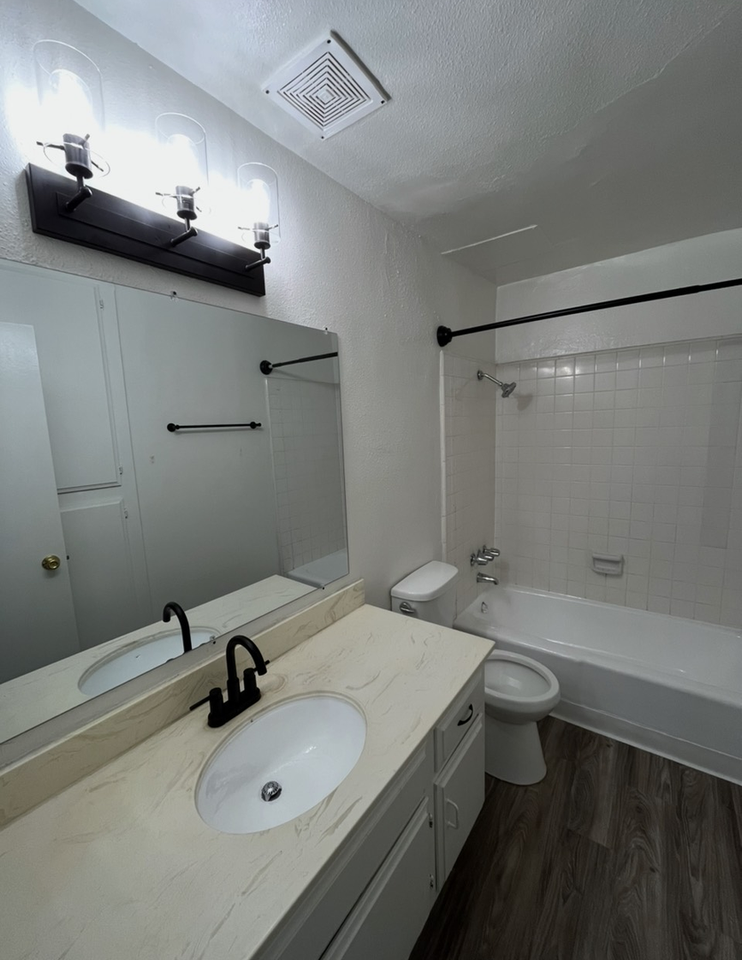3620 S PACIFIC AVE - Photo 6 of 18