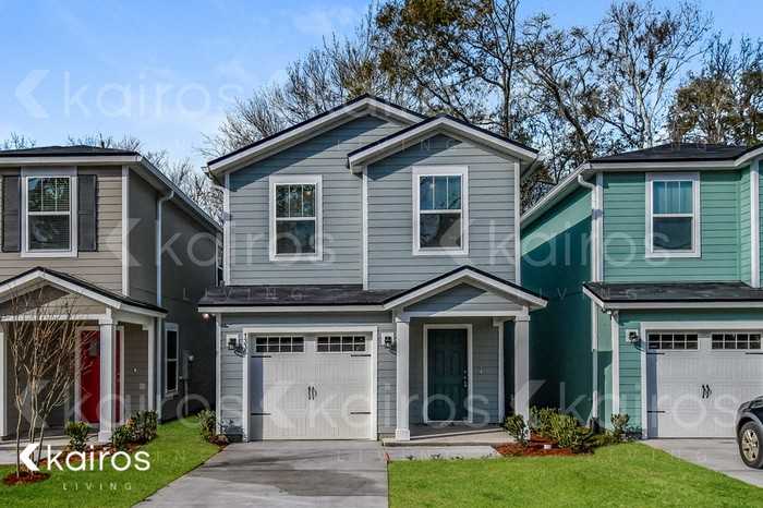 1336 Lake Shore Boulevard