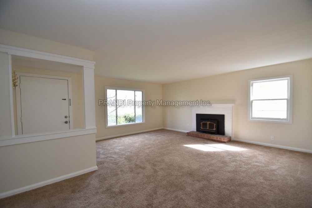 149 Picnic Ave - Photo 3 of 11