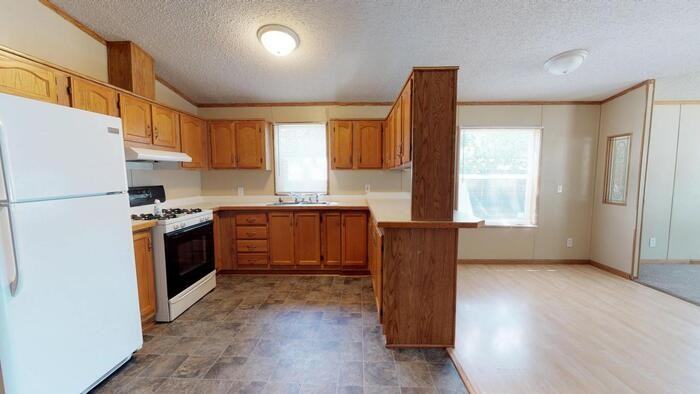 138 American Avenue - Photo 7 of 16