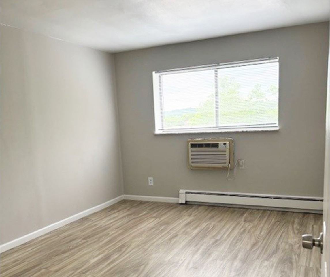 Clifton Colony - Photo 6 of 18