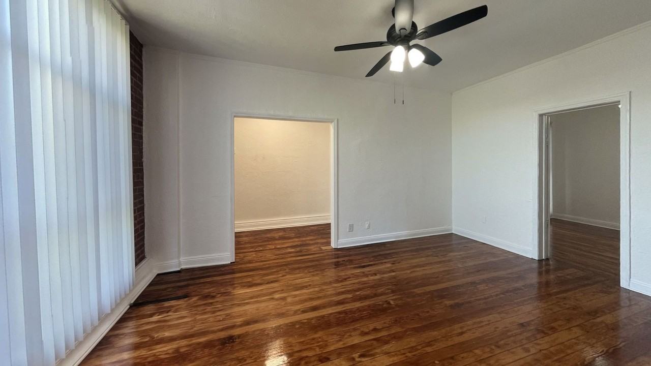 ADR - St. Andrews Apts - Photo 2 of 21