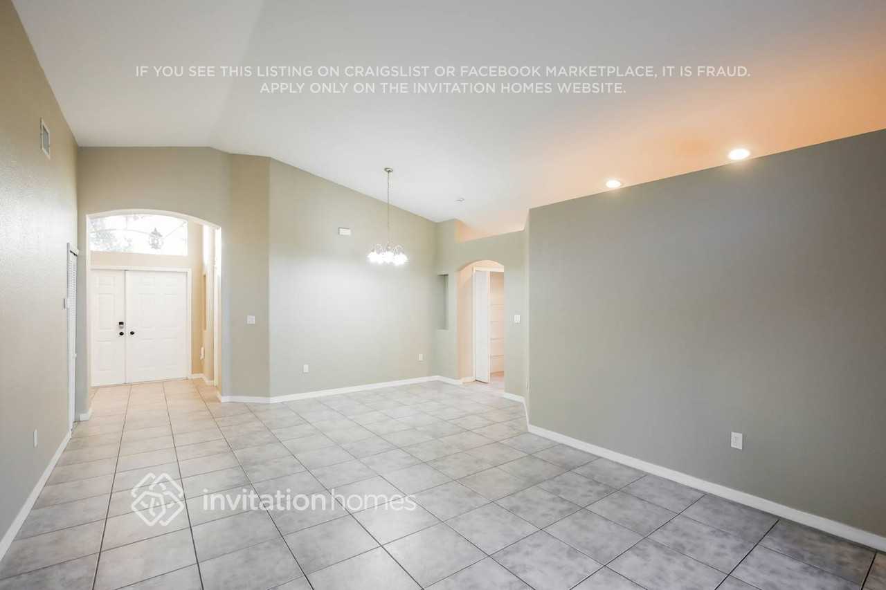 5501 Sw 163rd Ct - Photo 3 of 17