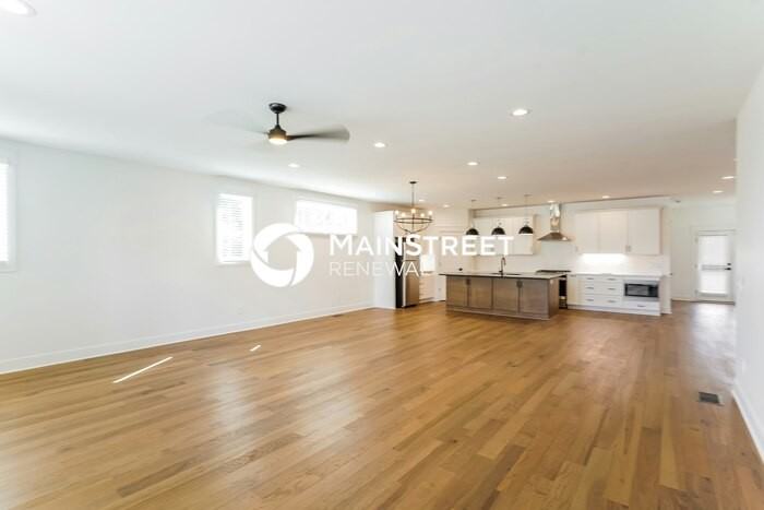 606 26th Ave N - Photo 4 of 17