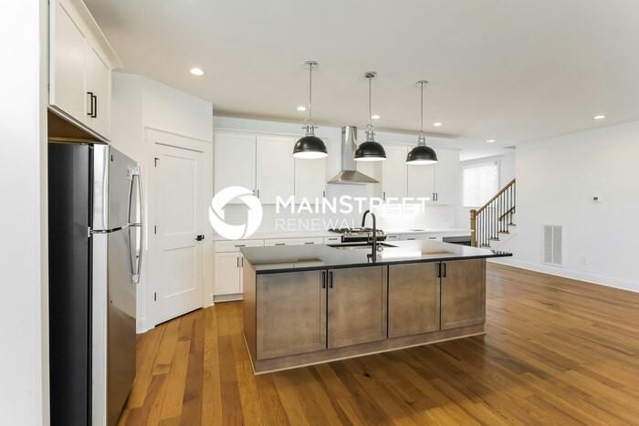 606 26th Ave N - Photo 6 of 17