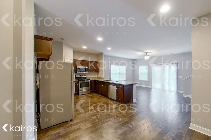 601 Ferguson Ln - Photo 2 of 23