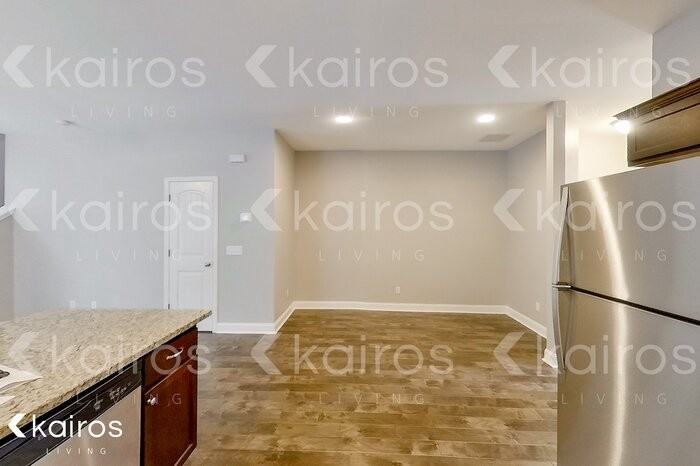 601 Ferguson Ln - Photo 6 of 23