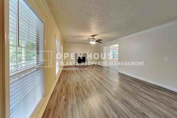 136 Poole Bridge Dr - Photo 4 of 19