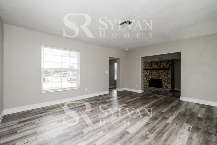 7080 Spring Hill Dr - Photo 2 of 15