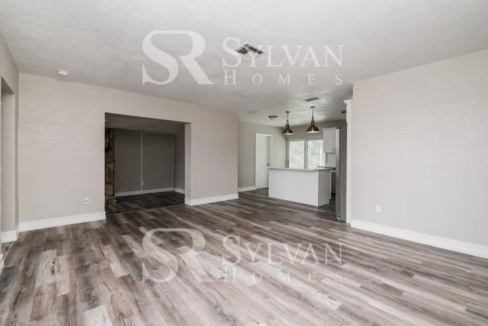 7080 Spring Hill Dr - Photo 6 of 15