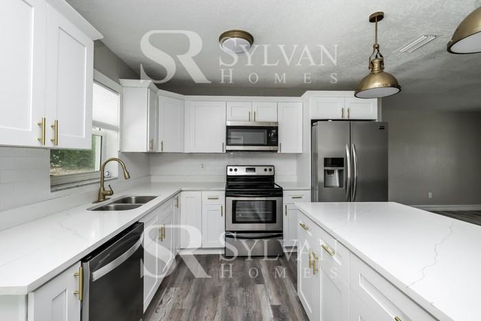 7080 Spring Hill Dr - Photo 7 of 15