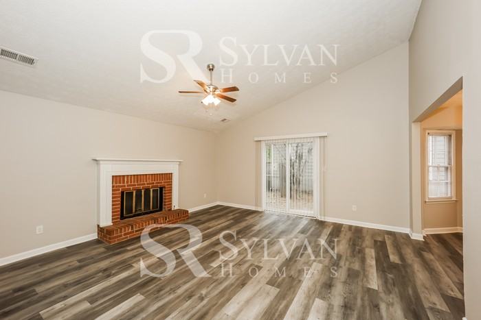 781 Redland Dr - Photo 3 of 15