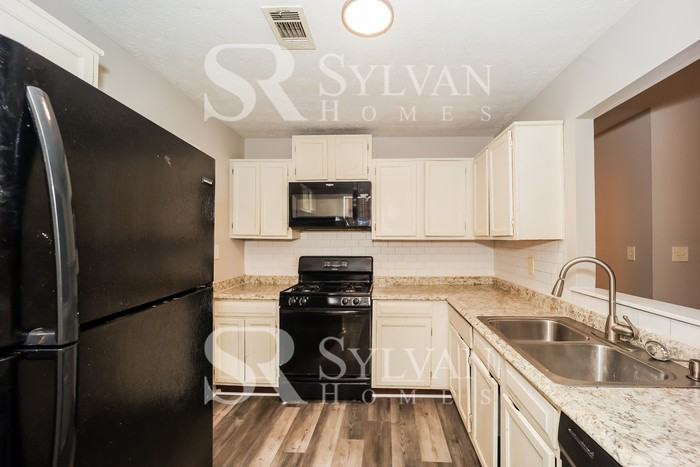 781 Redland Dr - Photo 6 of 15