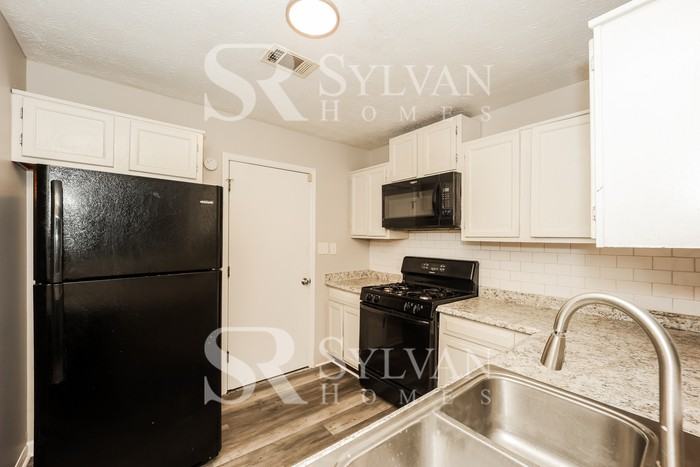 781 Redland Dr - Photo 7 of 15