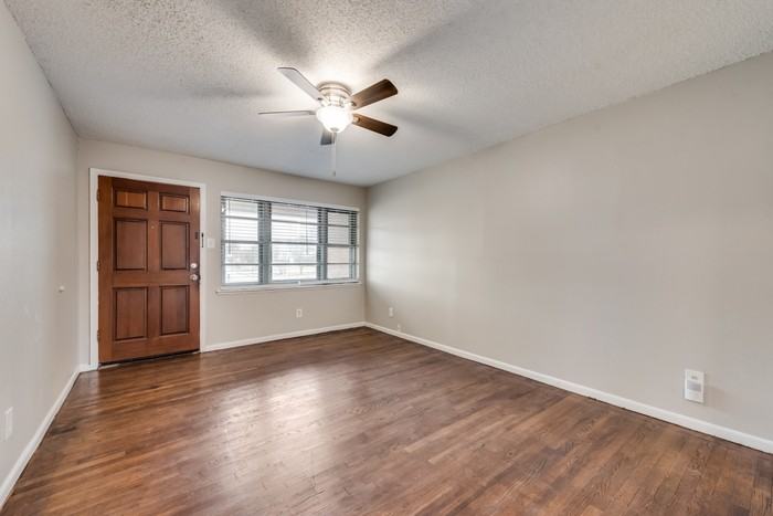 2605 West Walnut Street - Photo 3 of 18