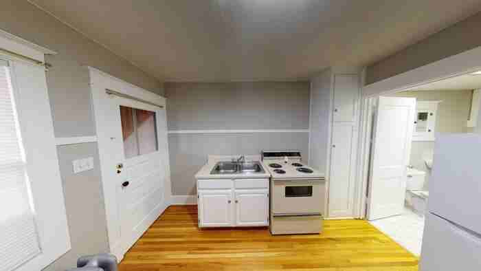 600 East Avenue D #1 - Photo 4 of 18