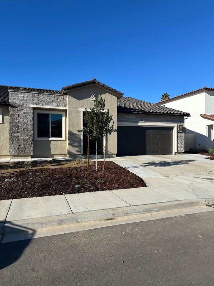 2055 Woolem Pl - Photo 2 of 11