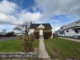 featured image of 1528 West Augusta Avenue