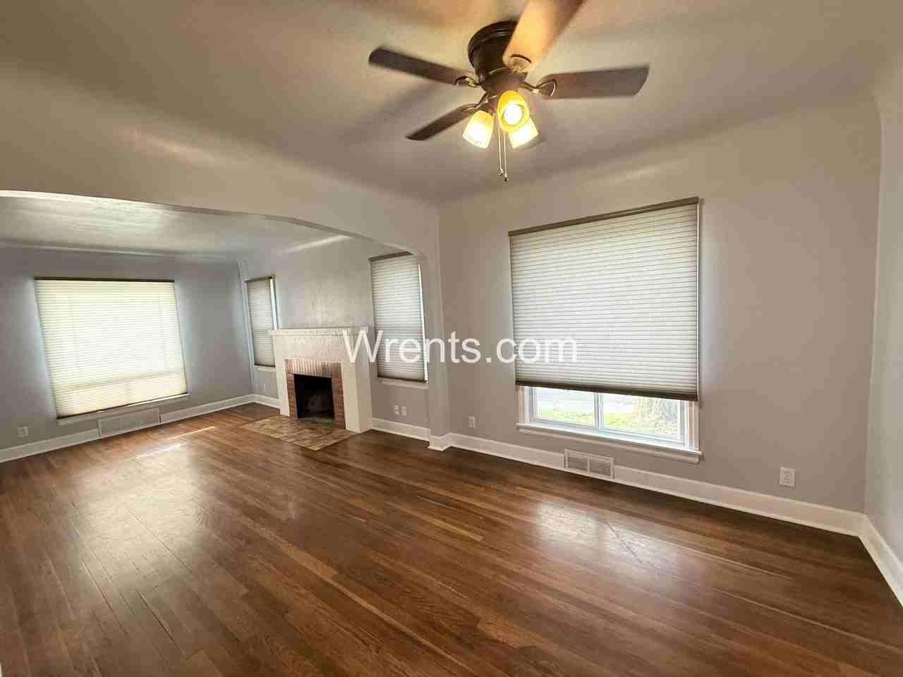 1528 W Augusta Ave - Photo 7 of 32