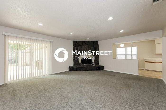 1816 Christopher Dr - Photo 4 of 18