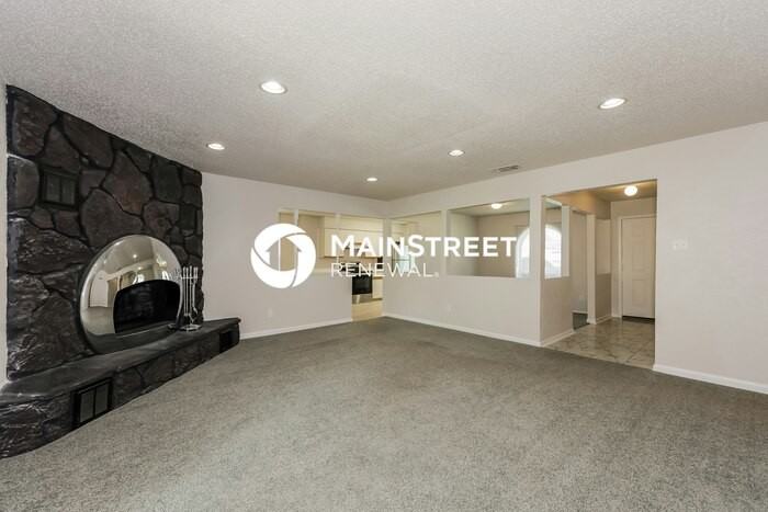 1816 Christopher Dr - Photo 5 of 18