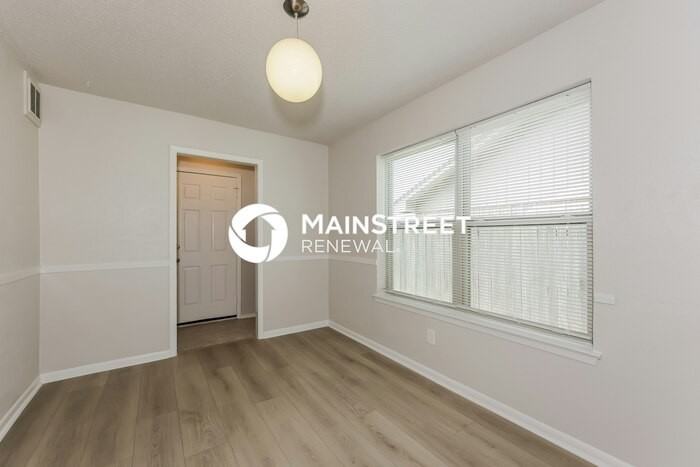 1816 Christopher Dr - Photo 7 of 18