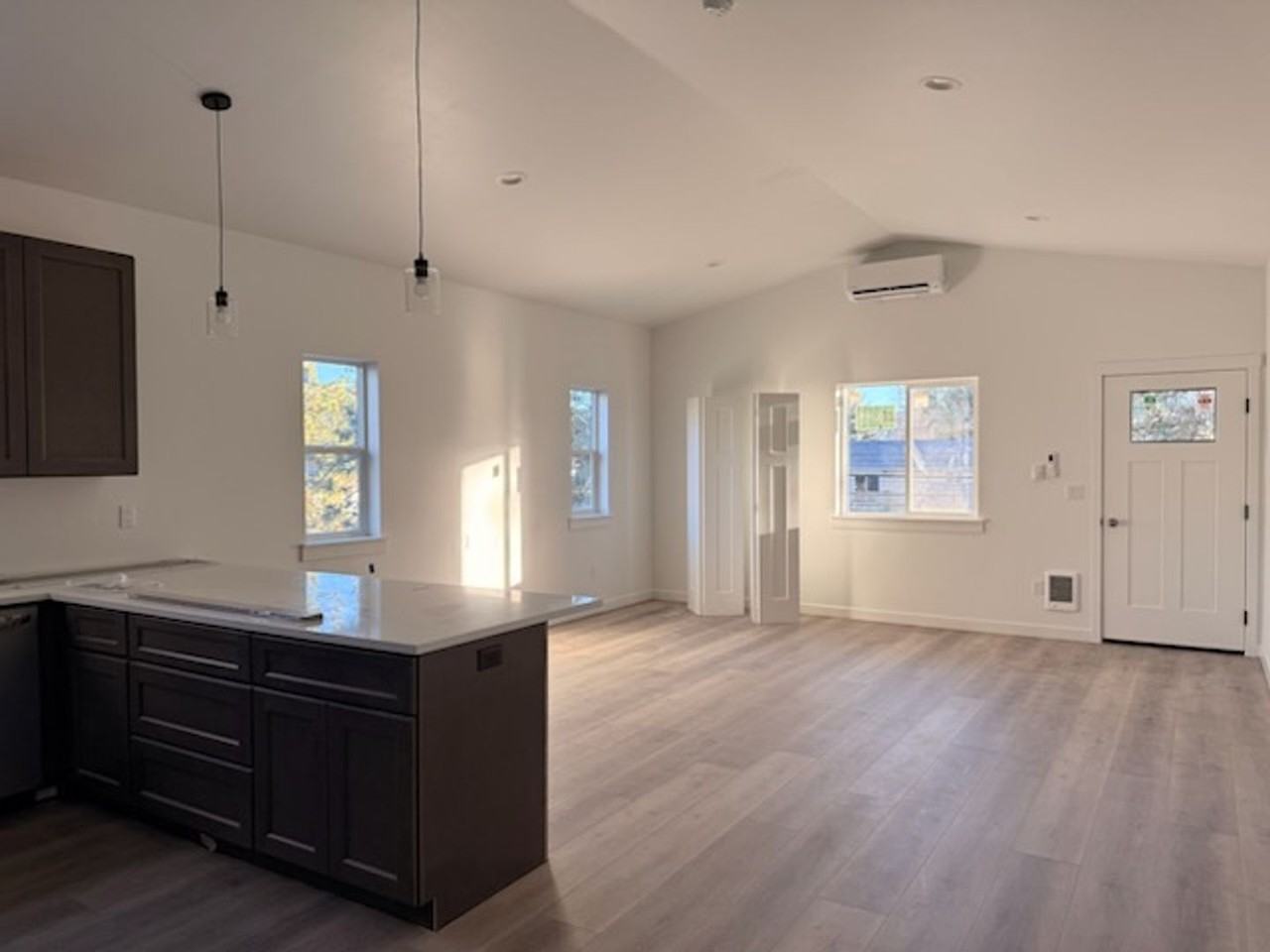 108 E 15th Ave - Photo 4 of 14